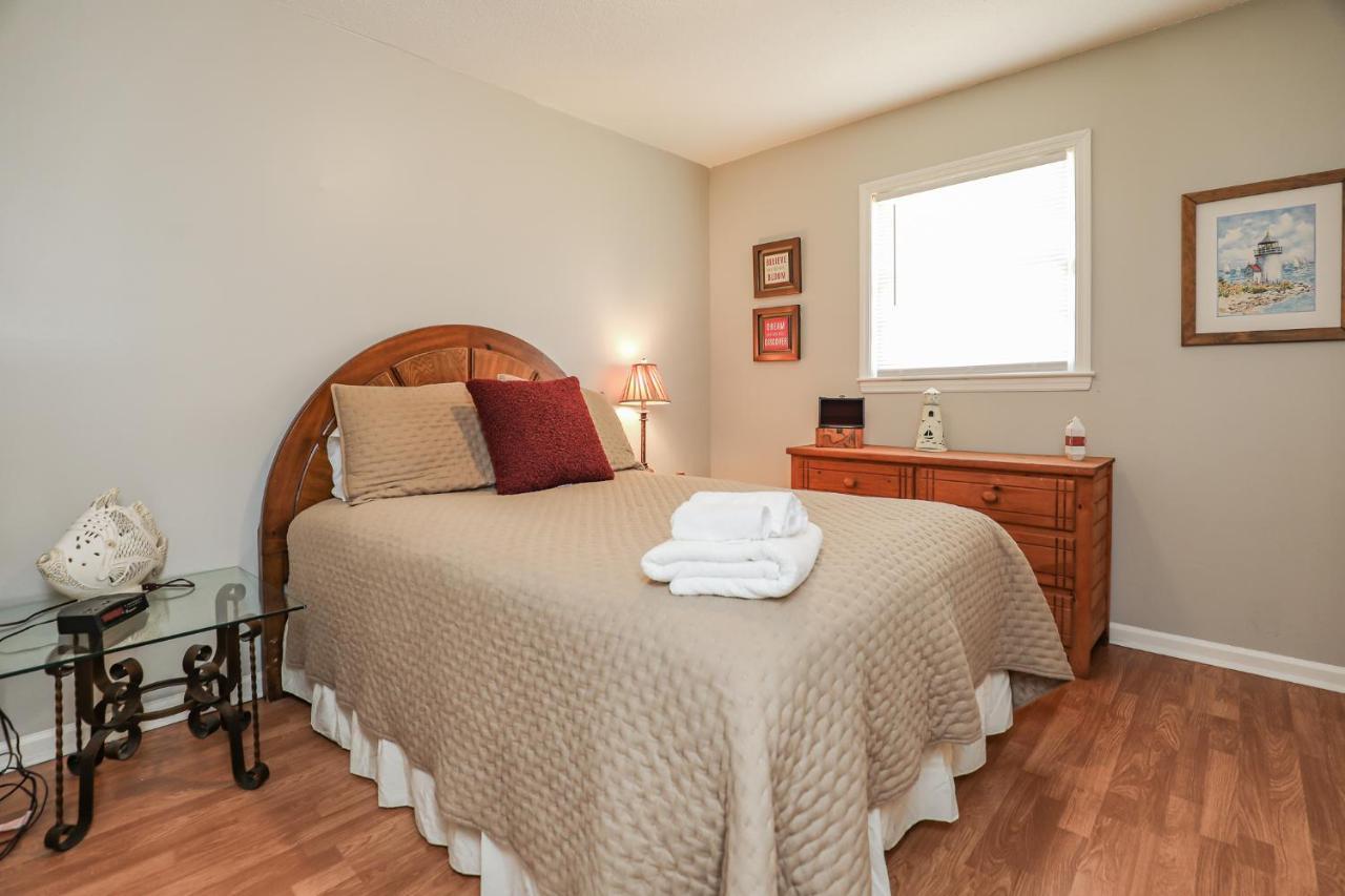 Spacious With Waterfront View-welcome Pets Sneads Ferry