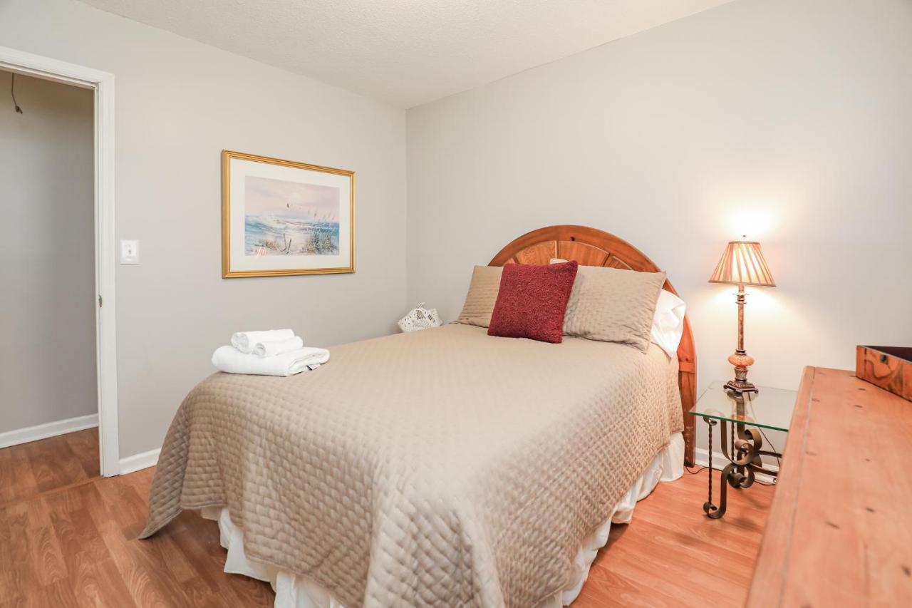 Spacious With Waterfront View-welcome Pets Sneads Ferry