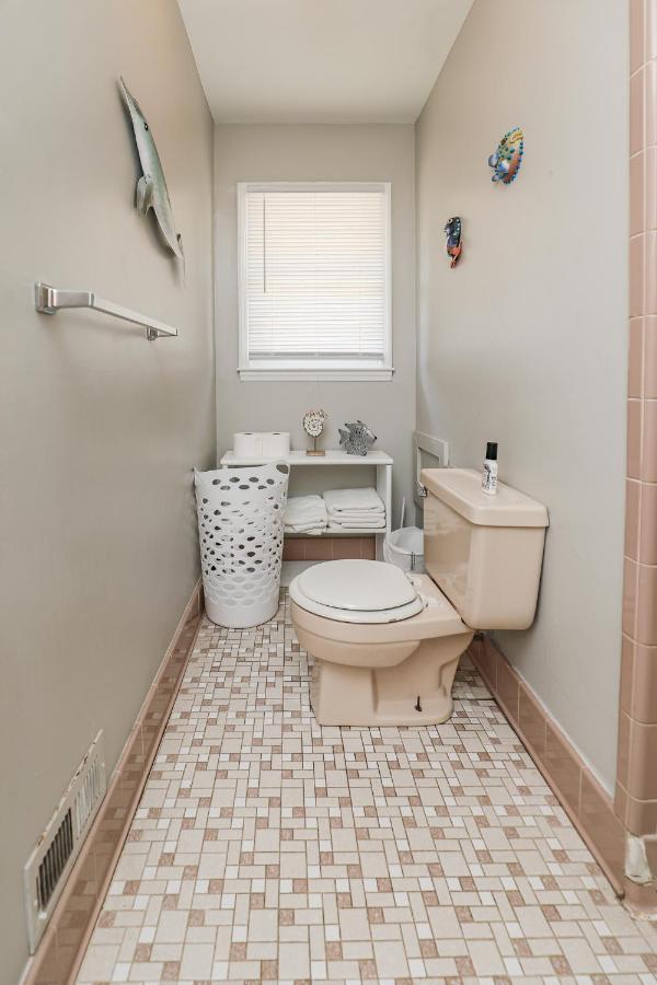 Spacious With Waterfront View-welcome Pets