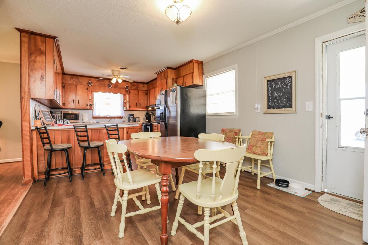 Holiday home Spacious With Waterfront View-welcome Pets