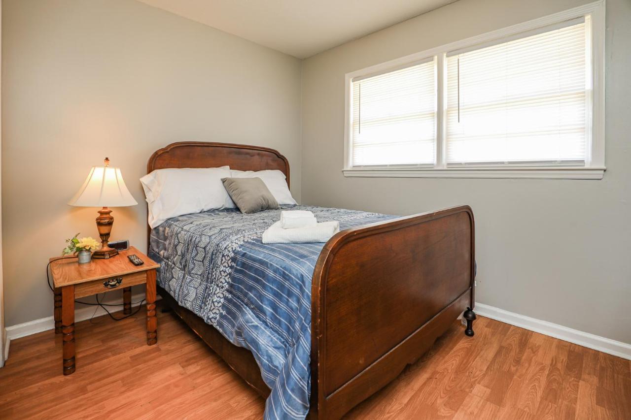 Spacious With Waterfront View-welcome Pets Sneads Ferry