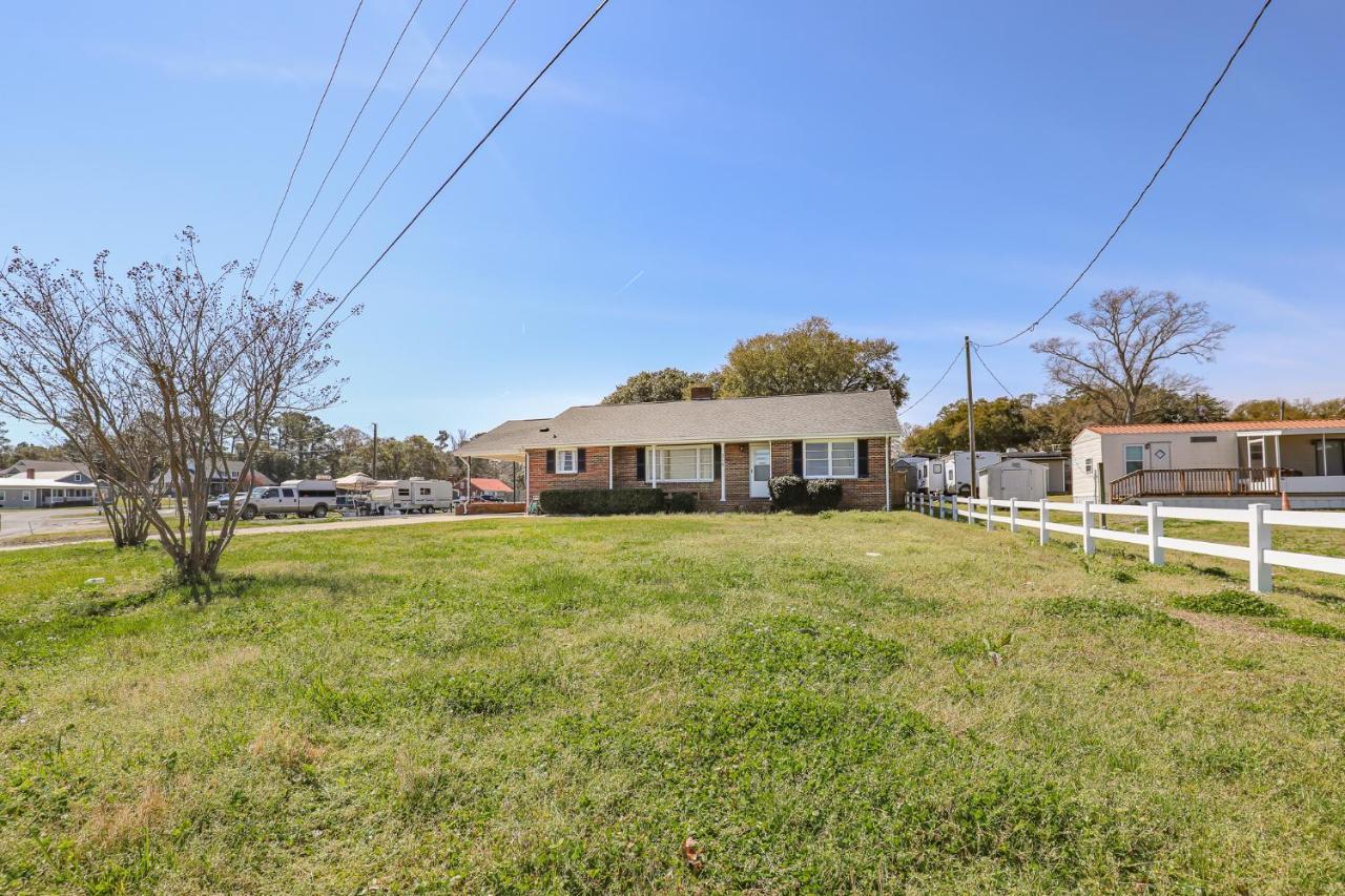 Spacious With Waterfront View-welcome Pets Sneads Ferry