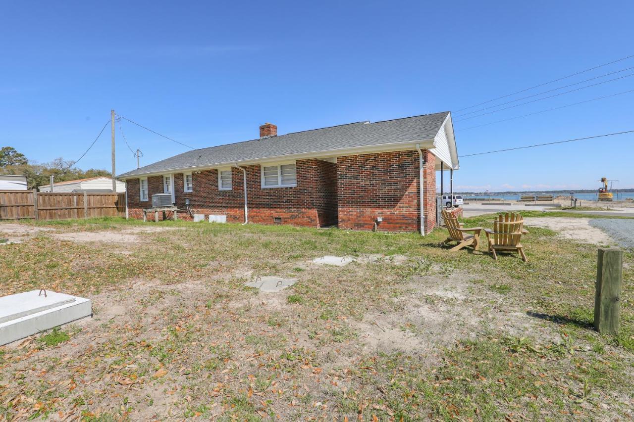 Spacious With Waterfront View-welcome Pets Sneads Ferry