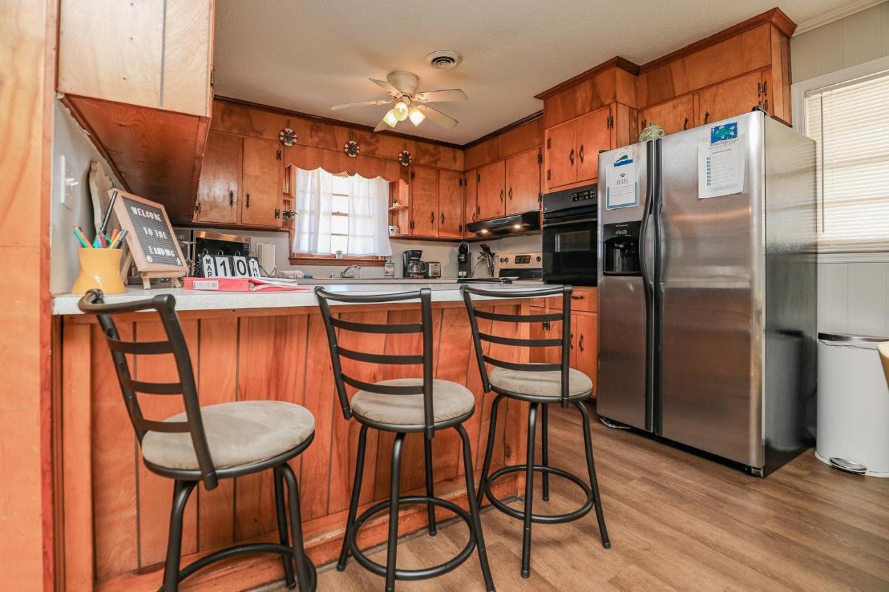 Spacious With Waterfront View-welcome Pets Holiday home Sneads Ferry