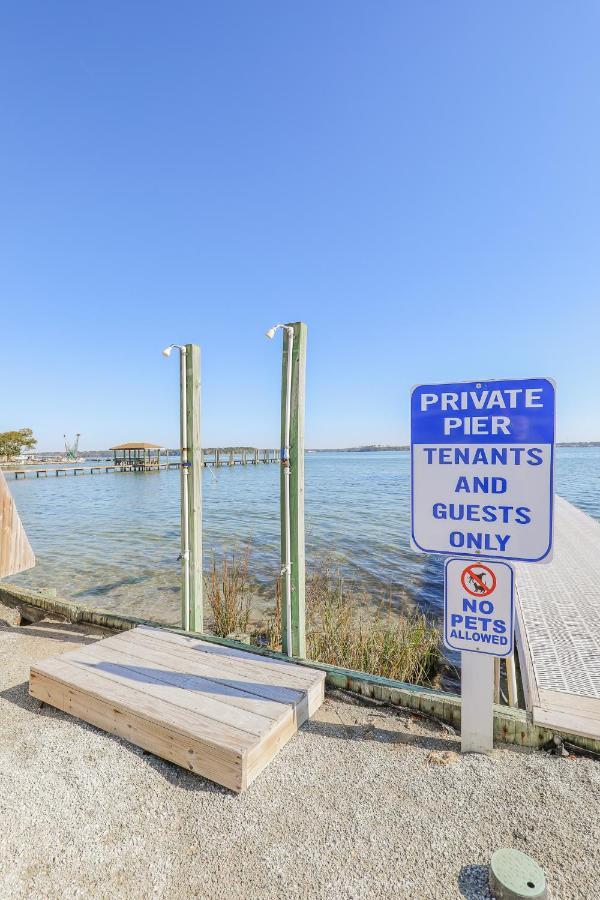 Spacious With Waterfront View-welcome Pets Holiday home Sneads Ferry
