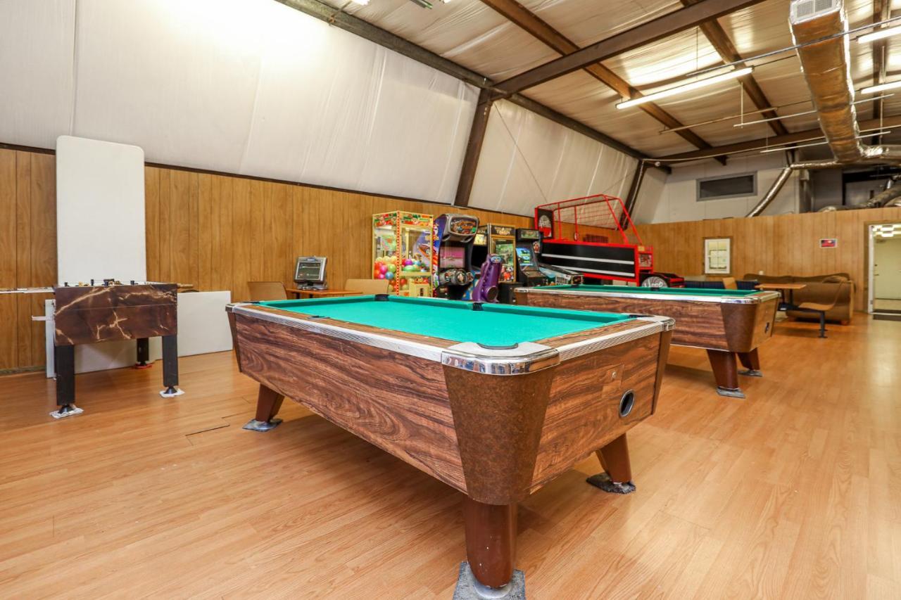 Spacious With Waterfront View-welcome Pets