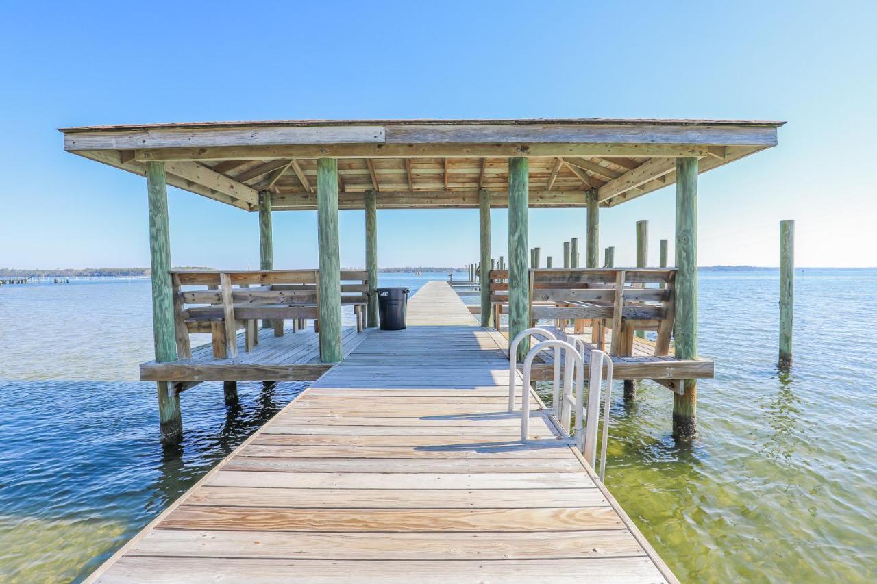 Spacious With Waterfront View-welcome Pets Holiday home Sneads Ferry