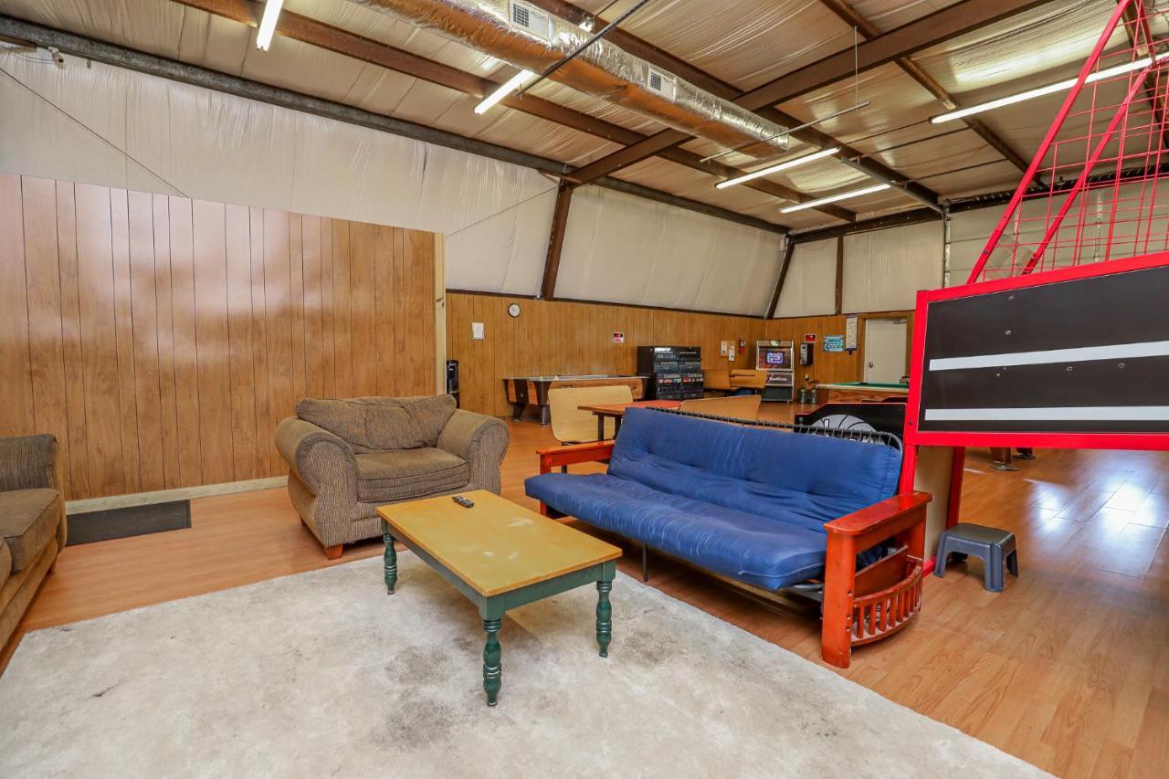 Holiday home Spacious With Waterfront View-welcome Pets
