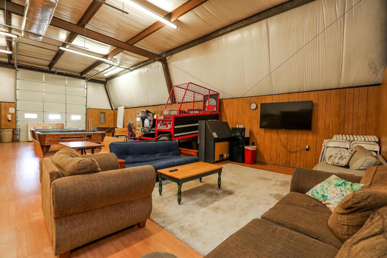 Holiday home Spacious With Waterfront View-welcome Pets