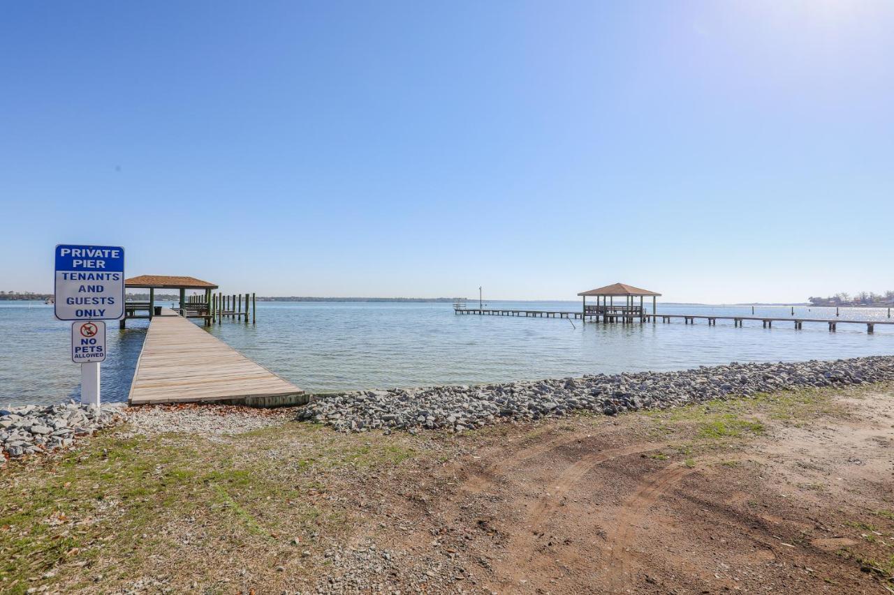 Holiday home Spacious With Waterfront View-welcome Pets
